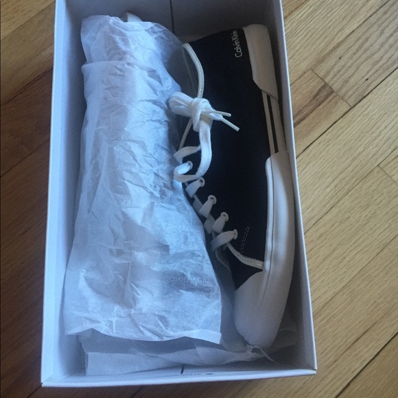 Calvin Klein canvas sneakers - Picture 5 of 7